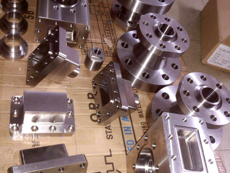 車床加工生鐵件要不要加水？